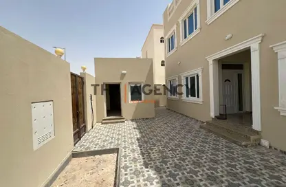 Villa - 7 Bedrooms - 7+ Bathrooms for rent in Al Kheesa - Umm Salal Mohammed