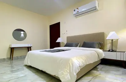 Apartment - 1 Bedroom - 2 Bathrooms for rent in Al Miqdad Street - Umm Ghuwailina - Doha