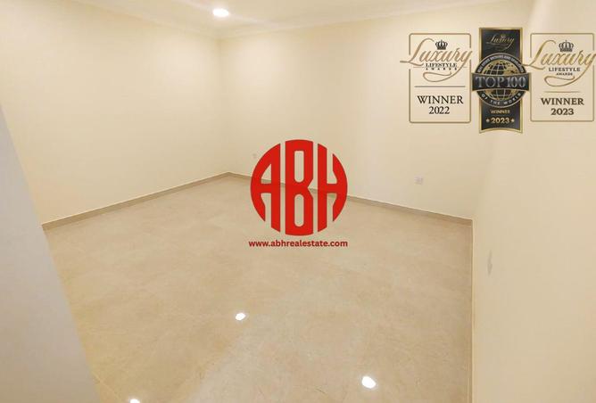 1005428 - Property Image 2