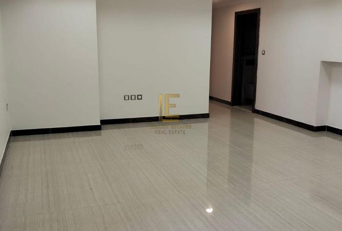 972310 - Property Image 2