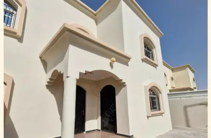 فيلا - 6 غرف نوم - 4 حمامات للايجار في الغرافة - الغرافة - الدوحة