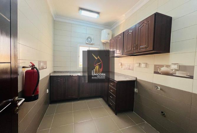 985215 - Property Image 3