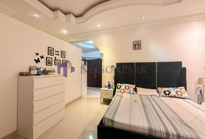 989718 - Property Image 3