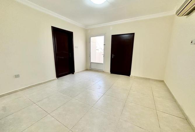 979367 - Property Image 3