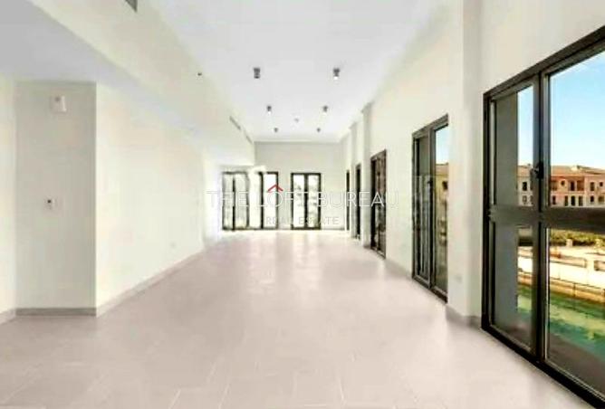 912519 - Property Image 3