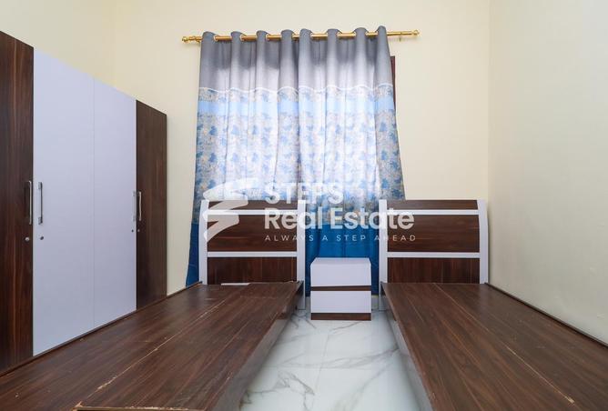 سكن الموظفين - استوديو - 2 حمامات للايجار في أم صلال علي - أم صلال على - الدوحة