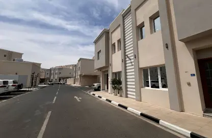 فيلا - 7 غرف نوم - 8 حمامات للايجار في شارع المرخية - المرخية - الدوحة