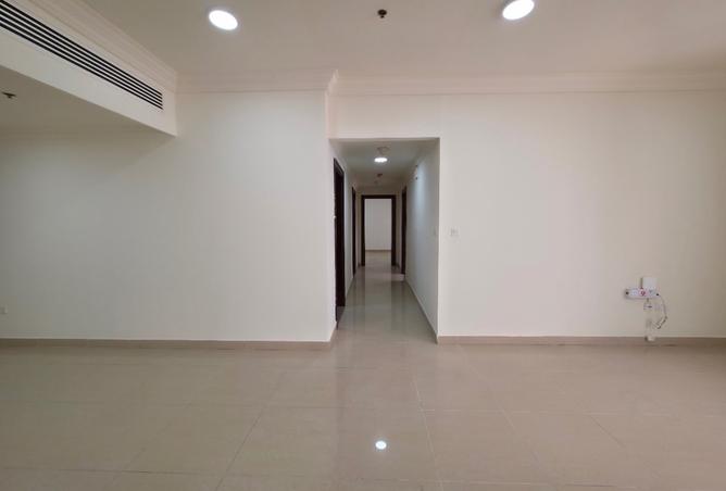 999741 - Property Image 2