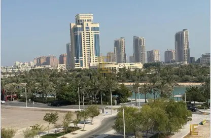Apartment - 1 Bedroom - 2 Bathrooms for sale in Marina District - Lusail