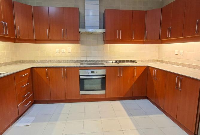 990140 - Property Image 3