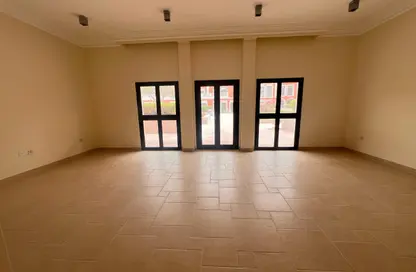 Apartment - 2 Bedrooms - 3 Bathrooms for rent in Qanat Quartier - The Pearl Island - Doha
