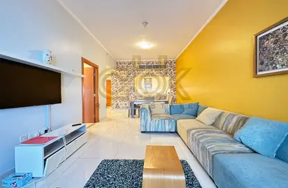 Apartment - 2 Bedrooms - 3 Bathrooms for sale in Viva West - Viva Bahriyah - The Pearl Island - Doha