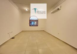 صورةغرفة فارغة لـ: شقة - 3 غرف نوم - 3 حمامات للكراء في مدينة خليفة جنوب - مدينة خليفة - الدوحة, صورة 1