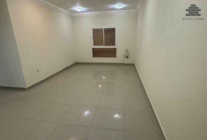 952122 - Property Image 2