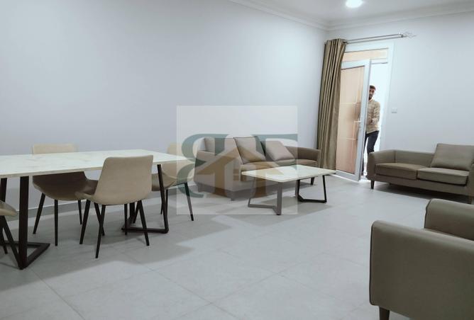 972103 - Property Image 2