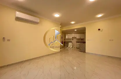 Apartment - 2 Bedrooms - 2 Bathrooms for rent in Musheireb Apartments - Musheireb - Doha