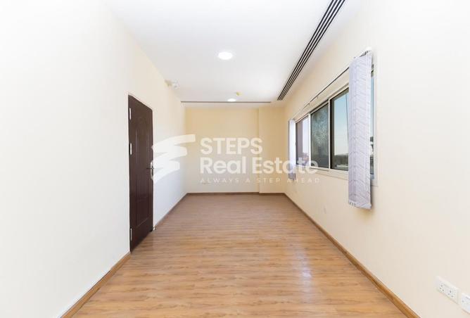 1006936 - Property Image 2