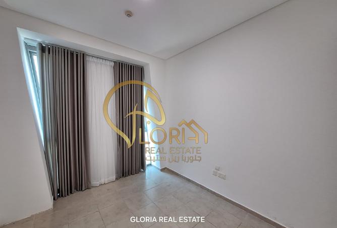 881729 - Property Image 2