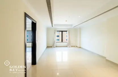 Apartment - 1 Bedroom - 2 Bathrooms for rent in West Porto Drive - Porto Arabia - The Pearl Island - Doha