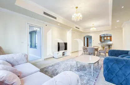 شقة - 2 غرف نوم - 3 حمامات للايجار في طريق بورتو الغربي - بورتو أرابيا - جزيرة اللؤلؤة - الدوحة