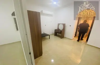 شقة - غرفة نوم - 1 حمام للايجار في الدفنة - الدفينة - الدوحة