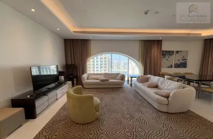 Penthouse - 3 Bedrooms - 3 Bathrooms for rent in Floresta Gardens - Floresta Gardens - The Pearl Island - Doha