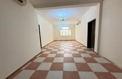 Apartment - 2 Bedrooms - 2 Bathrooms for rent in Izghawa - Izghawa - Doha