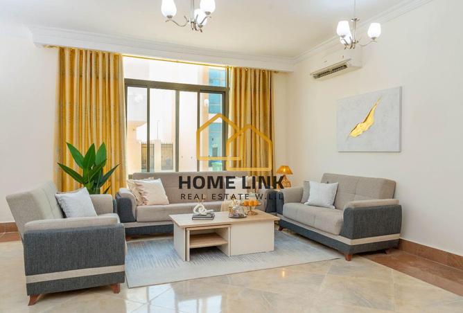 982352 - Property Image 2