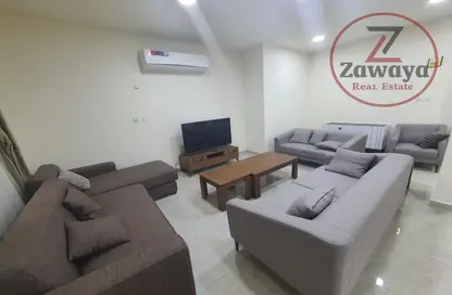 Living Room image for: Villa - 6 Bedrooms - 5 Bathrooms for rent in Bu Hamour Street - Abu Hamour - Doha, Image 1
