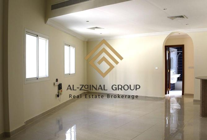 993687 - Property Image 2