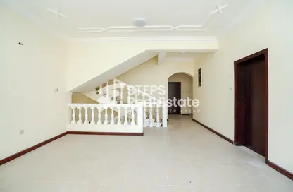 Compound - 4 Bedrooms - 4 Bathrooms for rent in Mamoura 18 - Al Maamoura - Doha