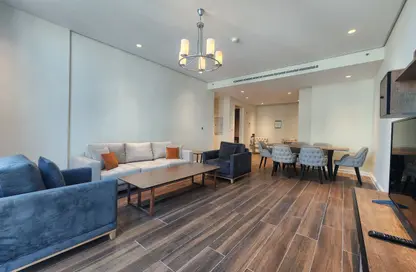 Apartment - 3 Bedrooms - 5 Bathrooms for rent in Floresta Gardens - Floresta Gardens - The Pearl Island - Doha