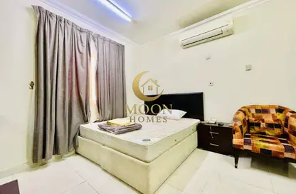 Apartment - Studio - 1 Bathroom for rent in Umm Ghuwalina - Umm Ghuwailina - Doha
