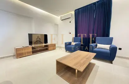 Apartment - 2 Bedrooms - 2 Bathrooms for rent in Umm Ghwailina Comm - Umm Ghuwalina - Umm Ghuwailina - Doha