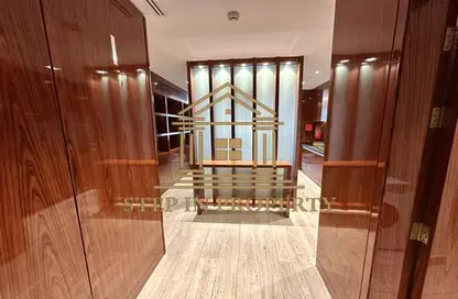 شقة - 2 غرف نوم - 4 حمامات للايجار في برج وست باي - الخليج الجنوبي - الخليج الغربي - الدوحة