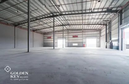 Warehouse - Studio - 2 Bathrooms for rent in East Industrial Street - Birkat Al Awamer - Al Wakra