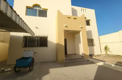 Compound - 3 Bedrooms - 4 Bathrooms for rent in Al Jamiaa Street - Al Markhiya - Doha