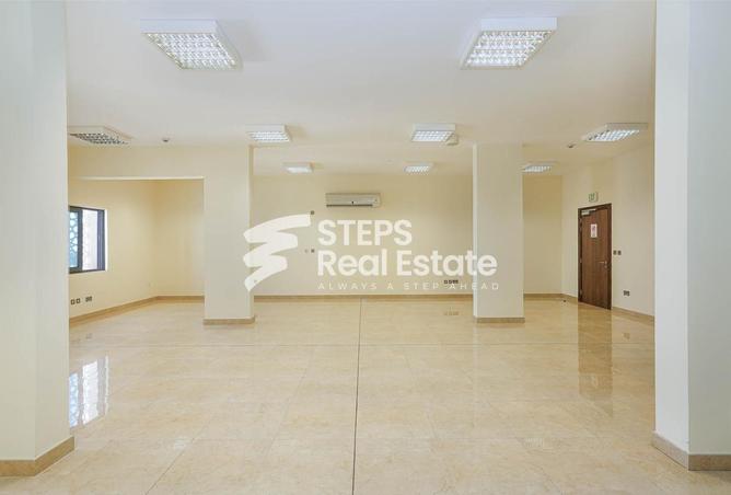 981474 - Property Image 2