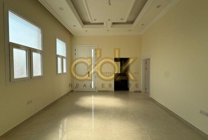 975115 - Property Image 2