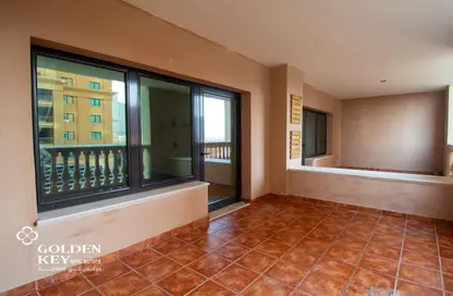 Apartment - 1 Bedroom - 2 Bathrooms for rent in West Porto Drive - Porto Arabia - The Pearl Island - Doha