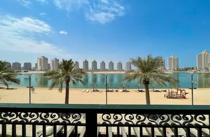 Townhouse - 2 Bedrooms - 3 Bathrooms for rent in Viva West - Viva Bahriyah - The Pearl Island - Doha