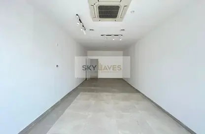 محل تجاري - استوديو - 1 حمام للايجار في الوكرة - الوكرة - الوكرة - الوكرة