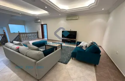 صورة لـ غرفة المعيشة فيلا - 4 غرف نوم - 5 حمامات للايجار في وست باي لاجون - بحيرة وست لاجون - الدوحة ، صورة رقم 1