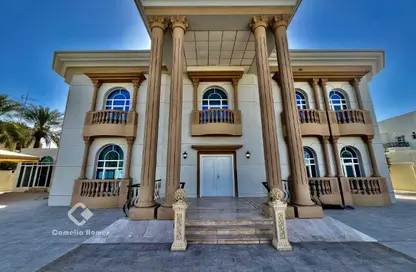 Villa - 5 Bedrooms - 6 Bathrooms for rent in Al Dafna - Al Dafna - Doha