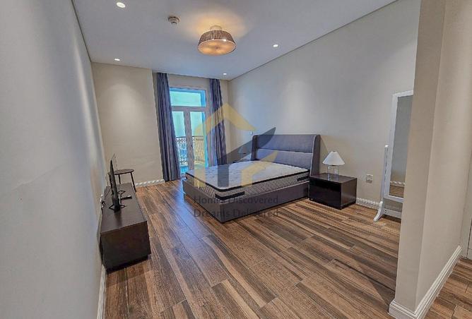 957437 - Property Image 2