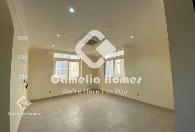 976992 - Property Image 2