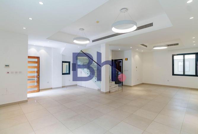 987871 - Property Image 3