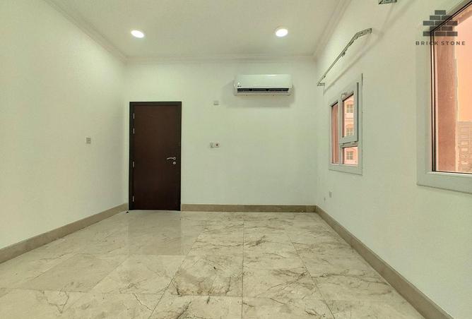 902003 - Property Image 3