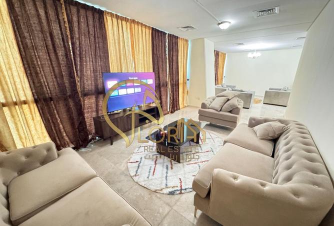 968140 - Property Image 2