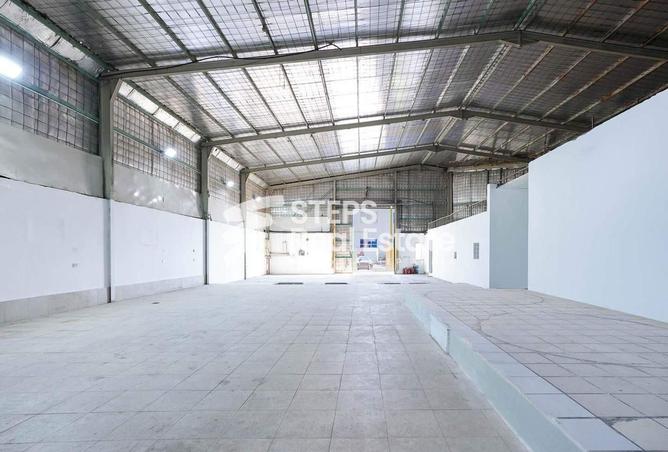Warehouse - Studio - 6 Bathrooms for rent in Industrial Area 4 - Industrial Area - Industrial Area - Doha